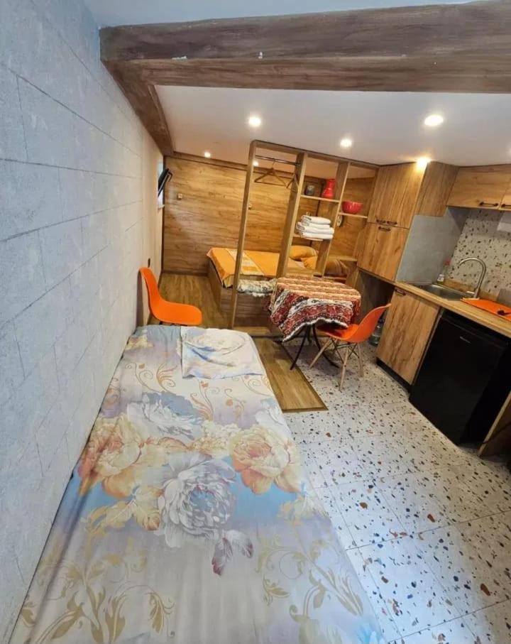 Family Mini-Hotel Martirosyan'S And Tours Erivan Exterior foto