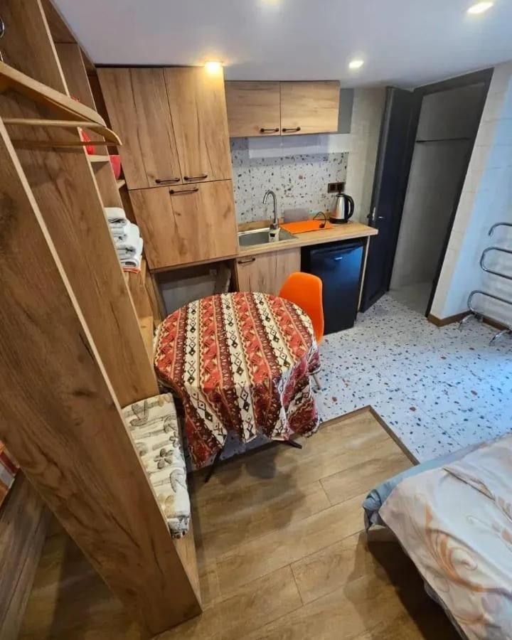 Family Mini-Hotel Martirosyan'S And Tours Erivan Exterior foto