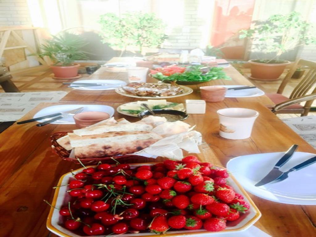 Family Mini-Hotel Martirosyan'S And Tours Erivan Exterior foto